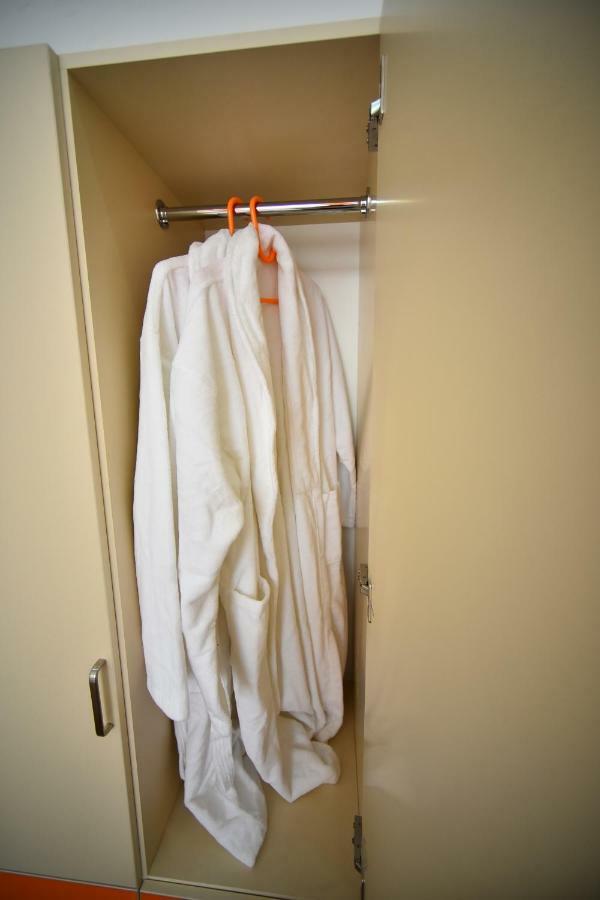 Orange Home Hotel باتومي المظهر الخارجي الصورة